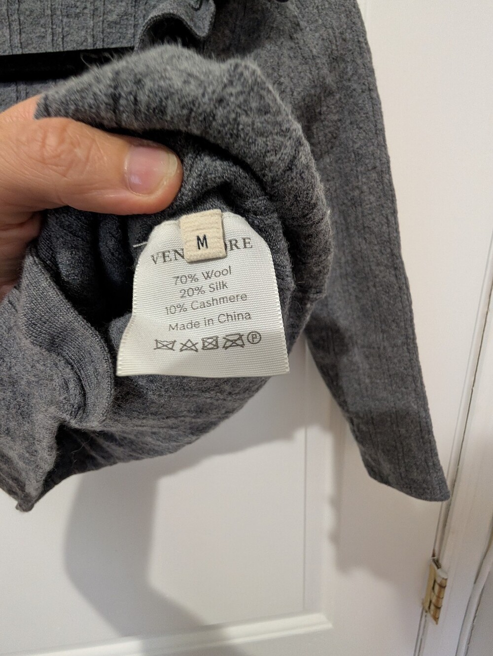 Ven Store Wool Gray Ribbed Button-Down Crop Shirt - Picture 3 of 4